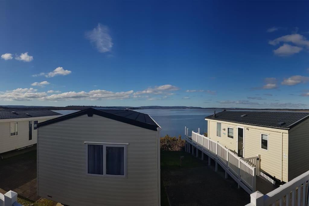 Appartement Cozy And Relaxing With Stunning Sea Views à Lytchett Minster Extérieur photo